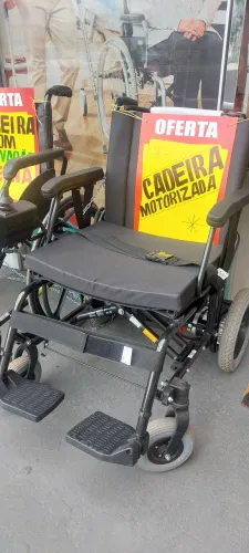 Cadeira de rodas motorizada elétrica