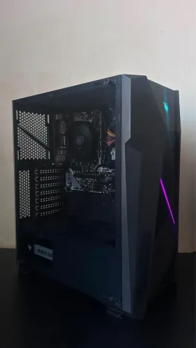 PC GAMER Ryzen 3 2200G / 8GB / 1TB / RGB