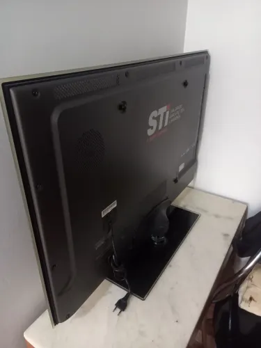 Vendo TV LED STi 40 Pol