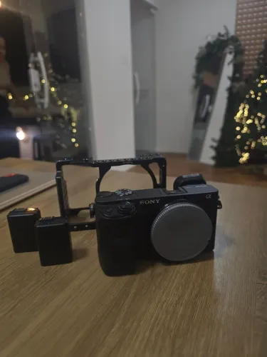 Câmera Sony a6400 + 2 baterias + case