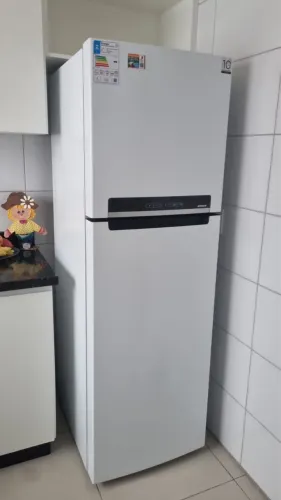 Vendo Geladeira midea 426 litros 
