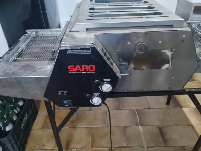 Forno esteira a gás para pizza e esfirra aberta