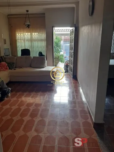 Casa com 3 dormitórios, 1 suíte, piscina, 5 vagas à venda, 348 m² por R$ 638.000 - Jardim 