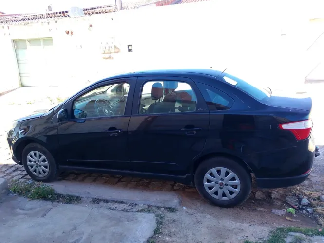 Fiat Grand Siena Attrac. 1.4 EVO F.flex 8V 2013