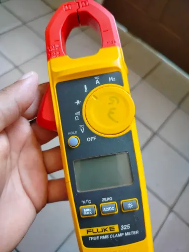 Alicate amperímetro digital Fluke 325 400A