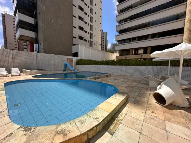 A 400m da Beira-Mar: Espetacular Apartamento de 254m² no Meireles