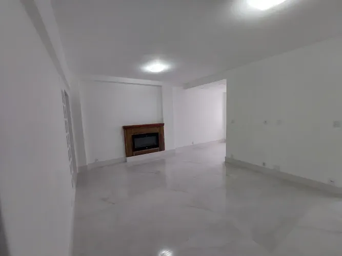 Apto Centro, frente, amplo, todo planejado, Rua 16 de março, oportunidade - Petrópolis -