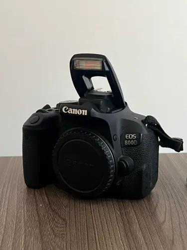 Canon EOS Rebel 800d ( T7i )