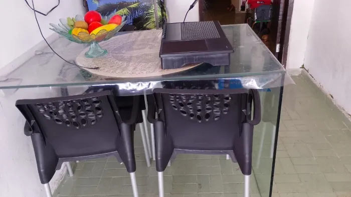 Mesa de vidro com 4 cadeiras venda