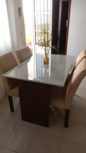 Mesa de Jantar 4 Lugares com Tampo de Vidro + 4 Cadeiras