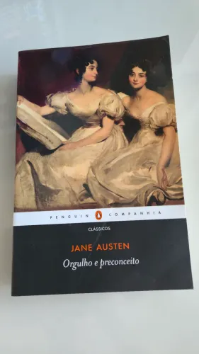 Livro: Orgulho e Preconceito"* (em português),