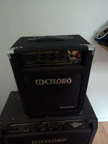 Amplificador Meteoro Star Black 8 - Conservado e pronto pra uso!<br>