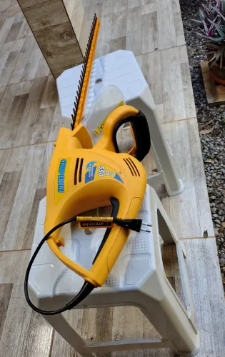Aparador de Cerca Viva Elétrico - Marca Chiaperini  AA 550 - 550W 220V