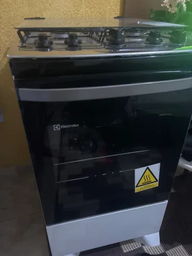 FOGÃO ELECTROLUX NUNCA USADO SÓ ESTÁ SE O BOTÃO DE GÁS!