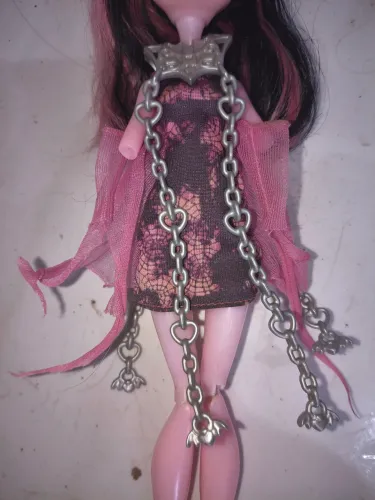 Vestido e Corrente Da Monster High Draculaura Hautend 