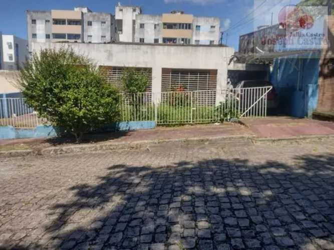 VENDO ÓTIMA CASA COM 3 QUARTOS NO BAIRRO DE ÁGUA FRIA / RECIFE