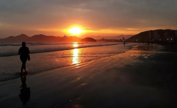 Frente ao Mar em Santos, no Gonzaga - Garagem, Ar-Condicionado, Wi-Fi - Ideal para casais