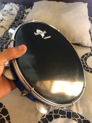 Pandeiro semi novo!