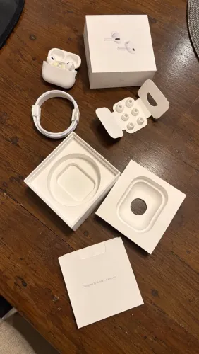 Apple AirPods Pro 2 USB-C Original - Com Defeito + Caixa e Acessórios