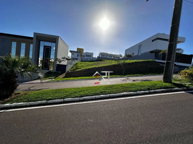 Terreno de 600m² no Condomínio Riviera Park  Viva com exclusividade e conforto.