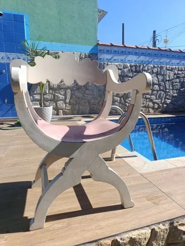 Cadeira de madeira antiga 