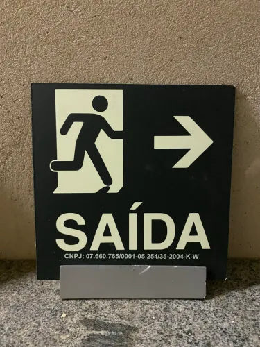 Placas sinalizadoras de sinalização para saída 