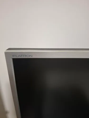 Monitor LG Flatron bem novo ,com cabo