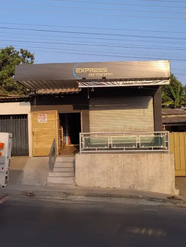 Kit Net com pequena sala comercial