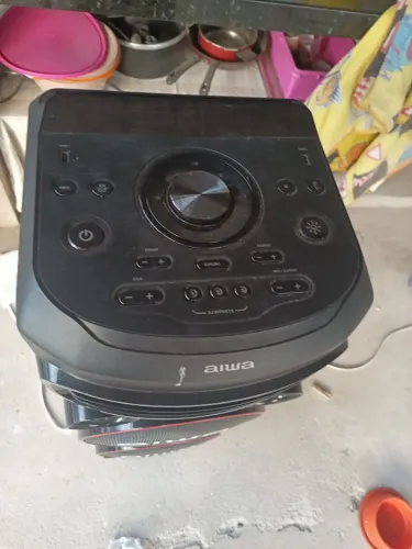Vendo caixa de som semi nova 1500 aceito cartão