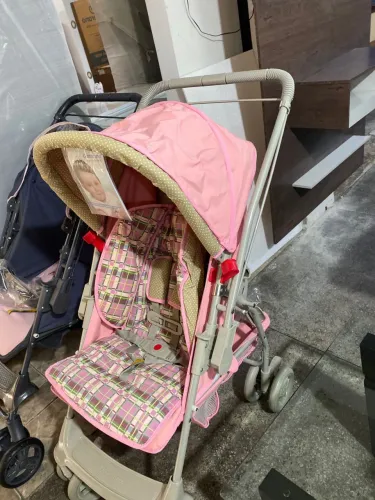 Carinho de bebê novo