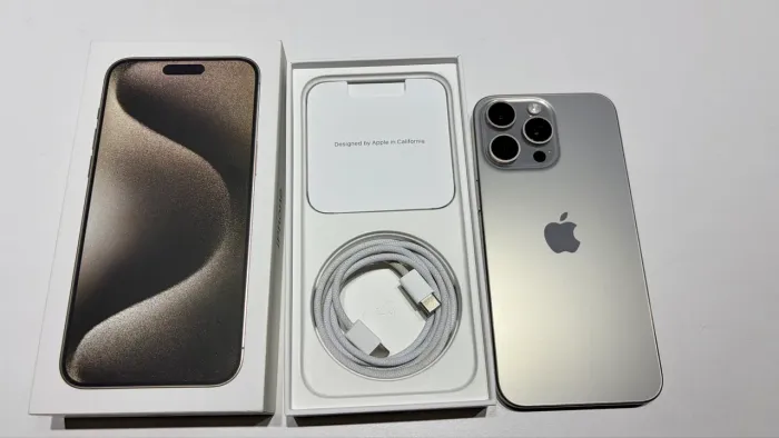 iPhone 15 Pro Max 256GB - Excelente Estado + Acessórios