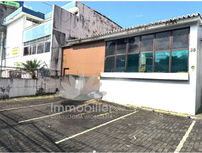 Casa Comercial na Av. Agamenon Magalhães no bairro do Derby, após o Itaú Personnalitê!