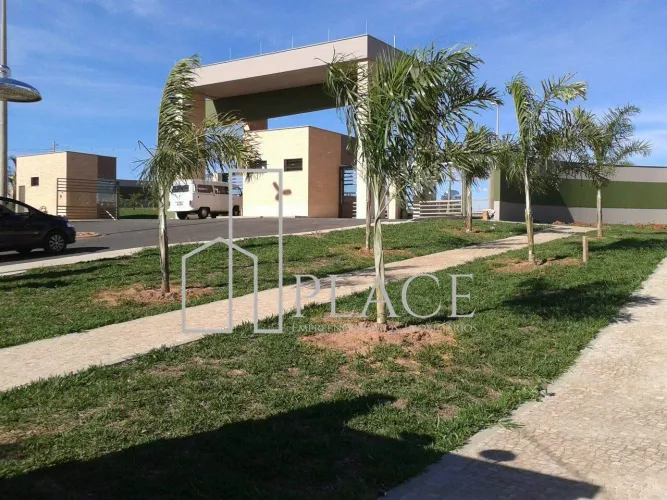 Casa no Condomínio Esmeralda Residence II, Com 3 Suítes!!