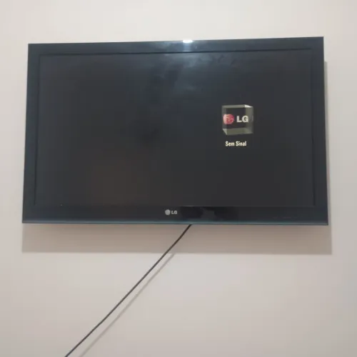 TV LG 42 polegadas LCD "em perfeito estado"