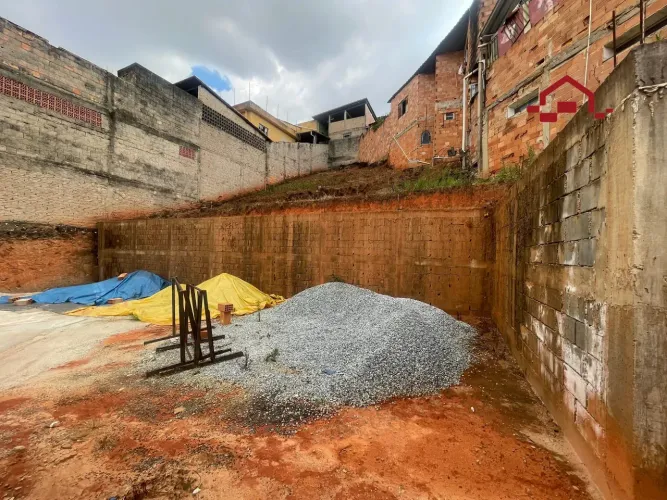 Lote à venda com 408m² no Bairro Glória em Belo Horizonte/MG
