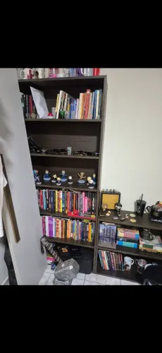 Estante de livros