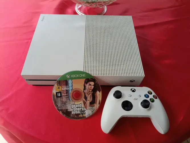 Xbox One S 1TB + GTA 5
