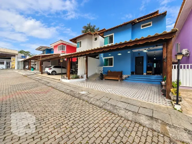 Casa 03 qts com área gourmet, em condomínio - Granja dos Cavaleiros