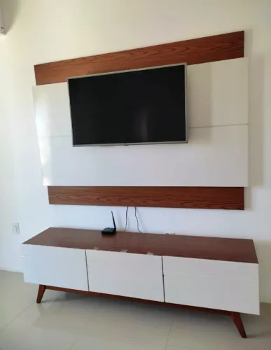 Rack com painel suspenso