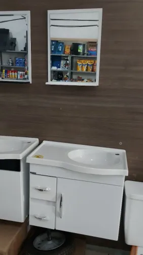 GABINETE DE BANHEIRO COM PIA E ESPELHO NOVO 