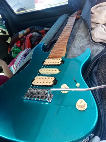 GUITARRA YAMAHA RGX 421