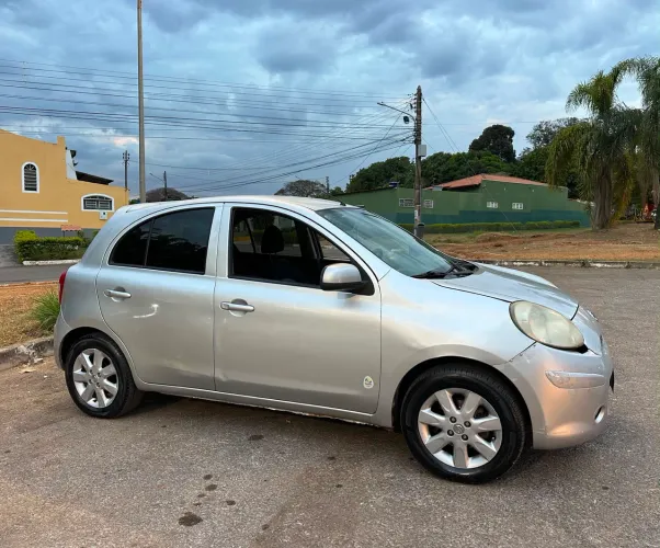 Nissan March S 1.0 16V Flex Fuel 5P 2013
