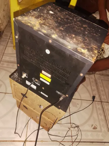 3 caixa de som preta