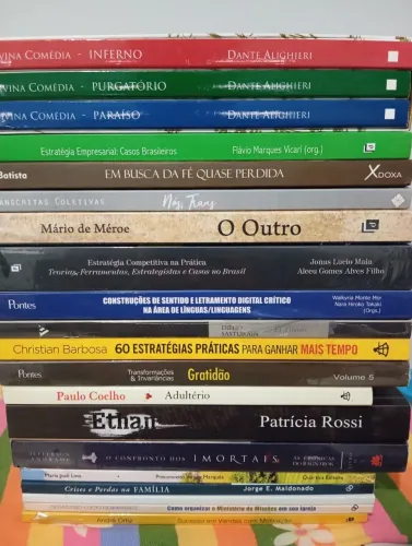 Vendo 41 livros usados - 10 reais cada 