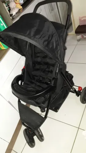 Vendo carrinho de bebê