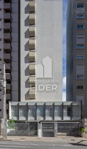 PARA LOCAÇÃO - Apartamento amplo com 3 quartos, suíte e garagem em excelente localização