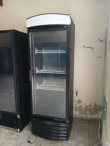 Expositora de bebidas Metalfrio