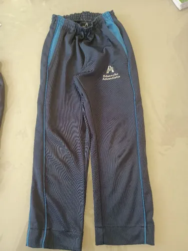 Uniforme colégio adventista, calça tamanho 6