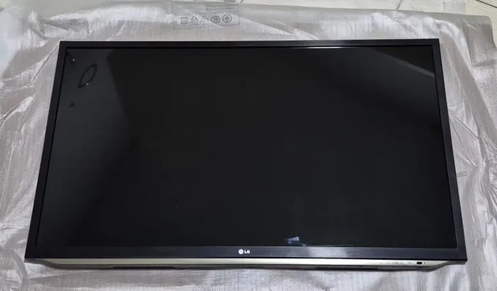 Tv 47 polegadas LG + painel de parede para tv 50 polegadas<br>Combo 600$