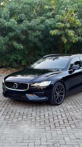 Volvo V60 T-5 Momentum 2.0 245cv 5P 2019